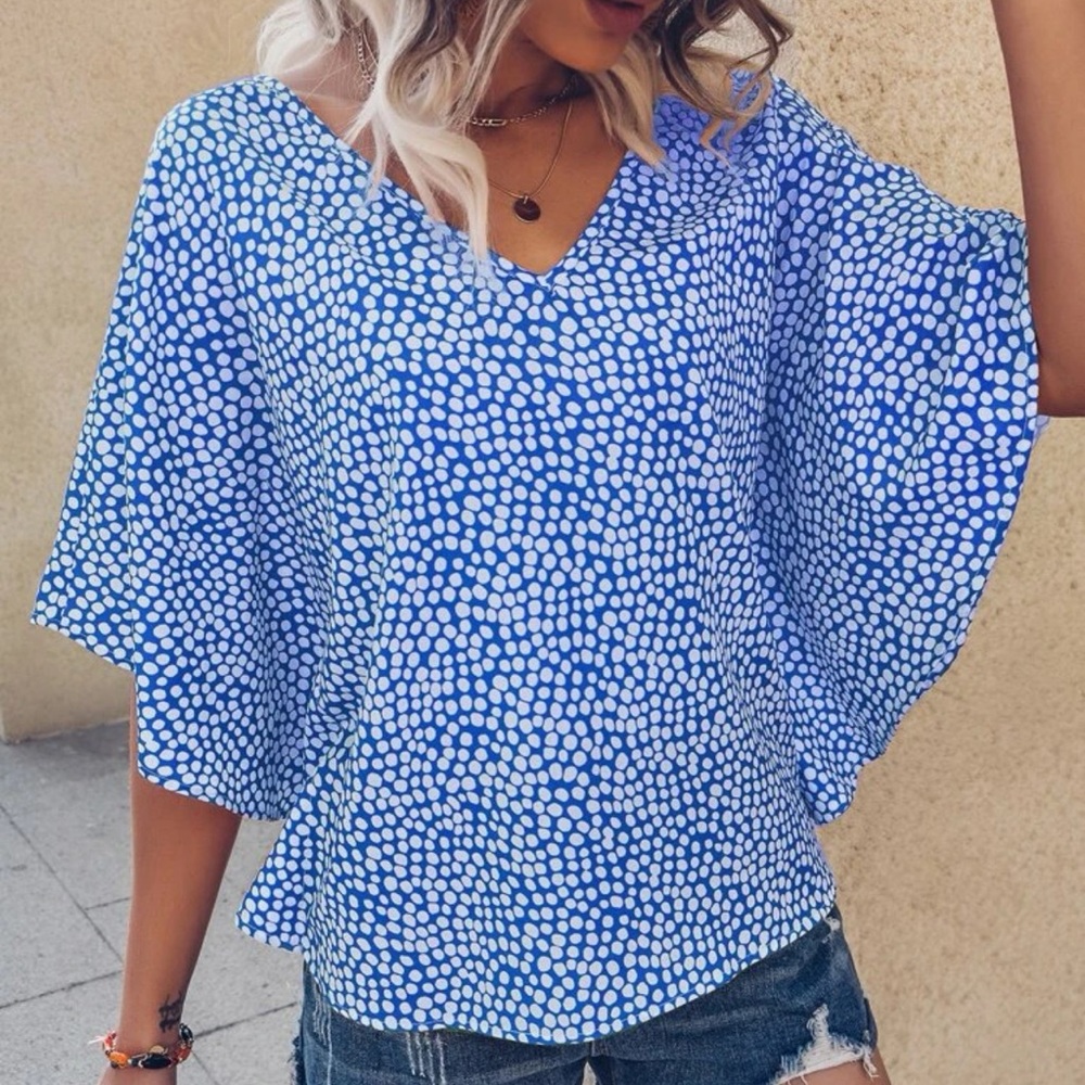 Beautiful woman blouse - Picture 1 of 8